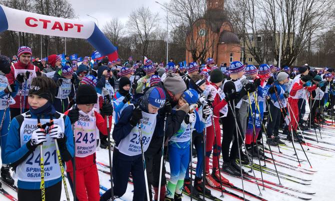 В Брянске на «Лыжню России» вышли более 2 тысяч человек