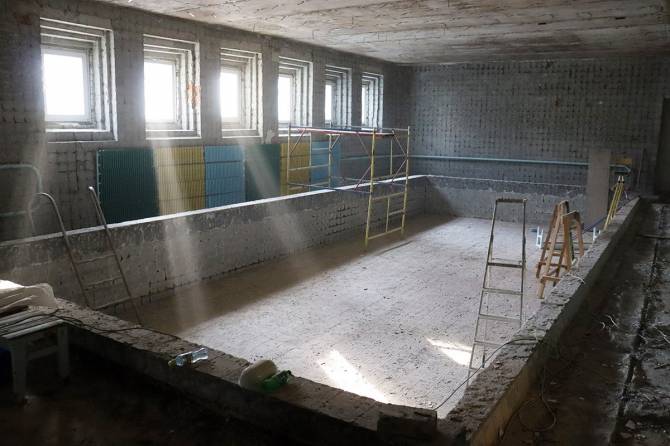 В брянской гимназии №6 отремонтируют бассейн за 14 миллионов рублей