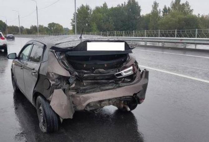 В Брянске водитель BMW устроил ДТП и сломал позвоночник 55-летней пассажирке