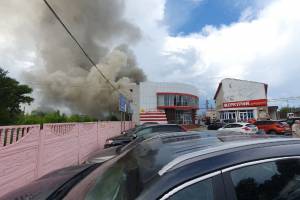 В Брянске загорелись склады магазина «Меркурий»