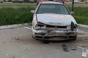В Брянске неадекватный мужчина разгромил припаркованные машины