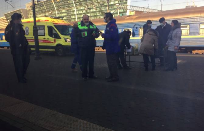 «Нас не выпускают из поезда»: брянец о мерах предосторожности из-за коронавируса