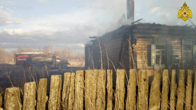 В Трубчевском районе сгорел жилой дом