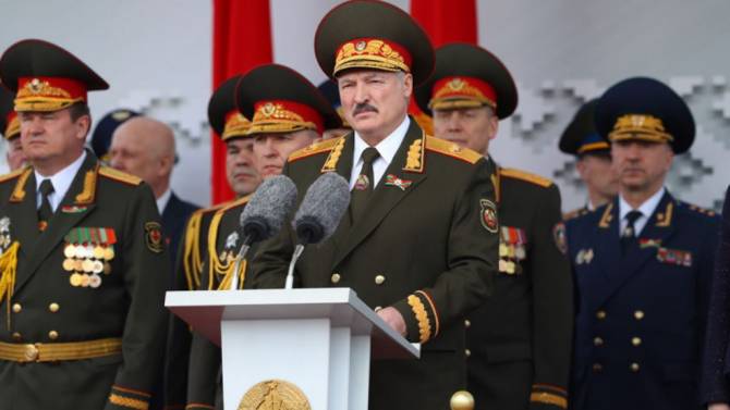 Брянцев восхитил проведенный Лукашенко парад в Минске
