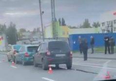 В Московском микрорайоне Брянска собрался «паровозик» из трех авто