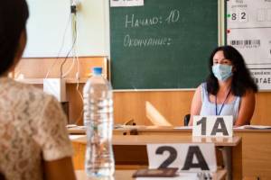 В Брянской области еще одного школьника с телефоном выгнали с ЕГЭ по математике