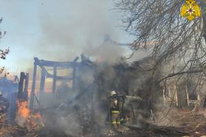 В брянском посёлке Нетьинка при пожаре в доме пострадал человек