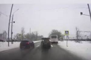 В Брянске сняли на видео лихача на улице Белорусской