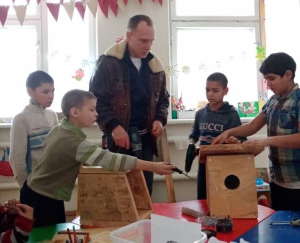 В Новозыбкове собирают электроинструменты для детей