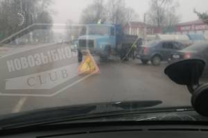 В Новозыбкове кинулись спасать водителей у ТЦ «Кристалл»
