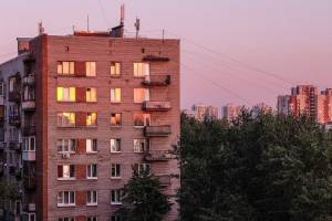 В Брянске жильцы многоэтажки устроили соседям адскую ночь