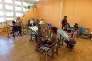 В Унече после ремонта открыли художественную школу