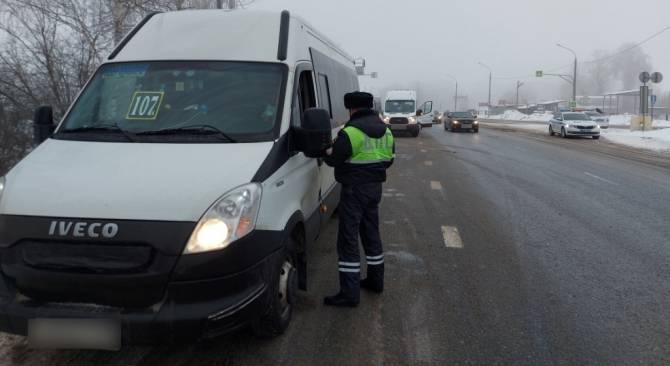 В Брянске водители автобусов устроили два ДТП с пострадавшими