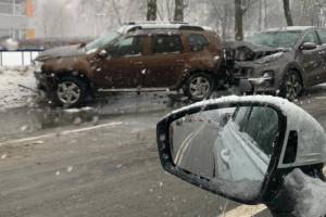 В Брянске возле БГУ произошла массовая авария