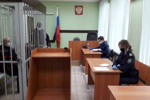 В Брянске опекуна девочки-маугли осудят сразу по 3 статьям УК