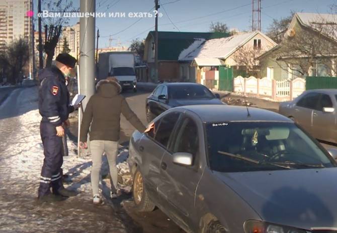 В Брянске у нелегального таксиста отобрали автомобиль