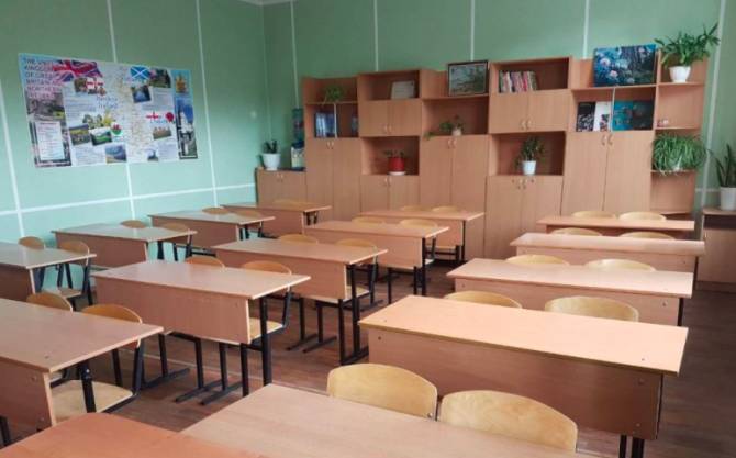 В Жирятинской школе закупили мебель по завышенной цене
