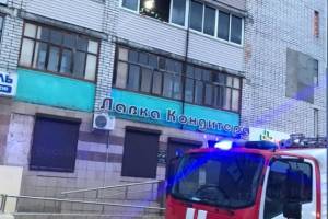 В Брянске из горящей квартиры многоэтажки спасли двух человек 