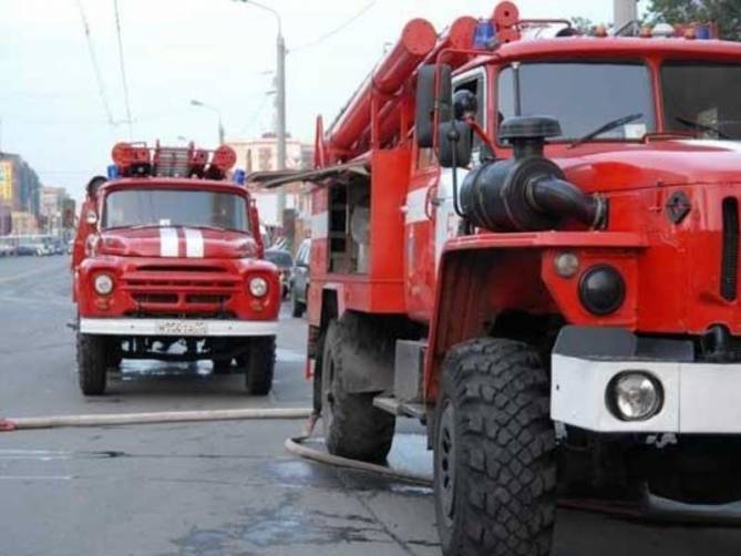 В Брянске из горящей многоэтажки эвакуировали 6 человек