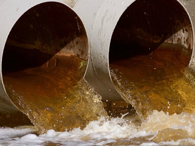 Брянские коммунальщики сбрасывали сточные воды в реку Ветьма