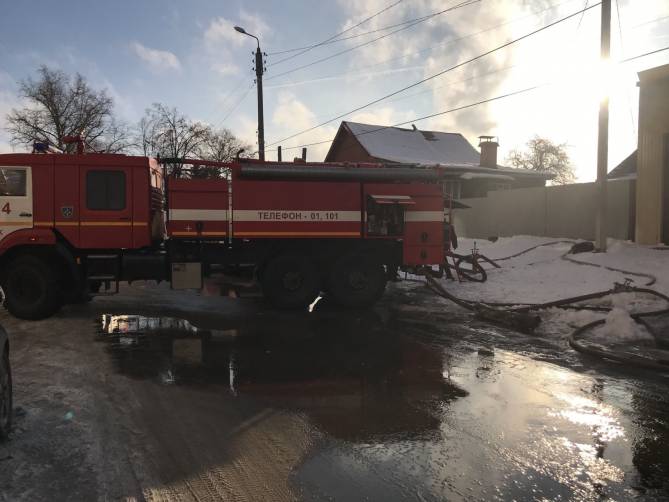 В Брянске на улице Димитрова сгорела автомойка