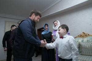 Кадыров исполнил новогоднюю мечту мальчика из Брянска
