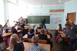 В школах Брянской области лесники провели открытые уроки