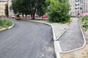 В Брянске почти завершен ремонт двора по переулку Металлистов