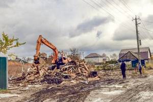 В Брянске снесли незаконно занятый цыганами аварийный дом