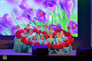 В Брянске состоялся праздничный концерт «Все женщины прекрасны!»