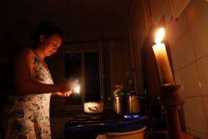 В Брянске молодая мать закатила истерику в адрес Богомаза из-за отключения света