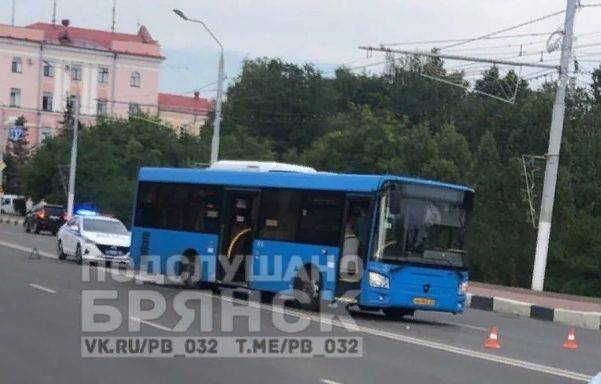 В Брянске на проспекте Ленина автобус №27 сбил женщину