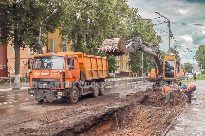В Брянске на ремонтируемой улице Горького переносят коммуникации