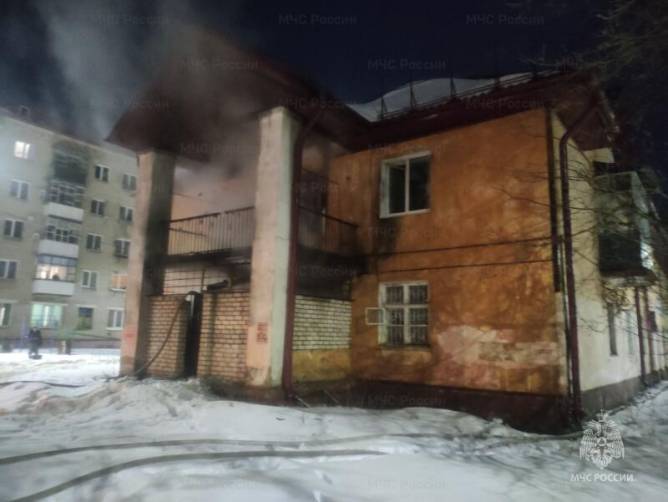 В Брянске из горящего барака на улице Ульянова 4 человека спасли и 6 эвакуировали