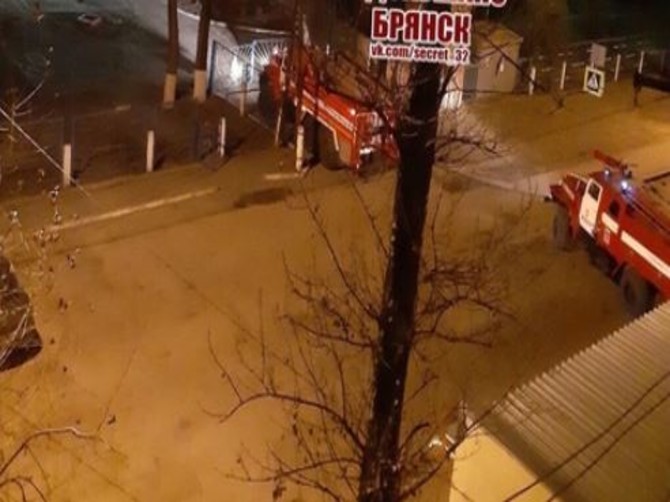 В Брянске пожарные прибыли по тревоге к детскому саду «Пингвиненок»