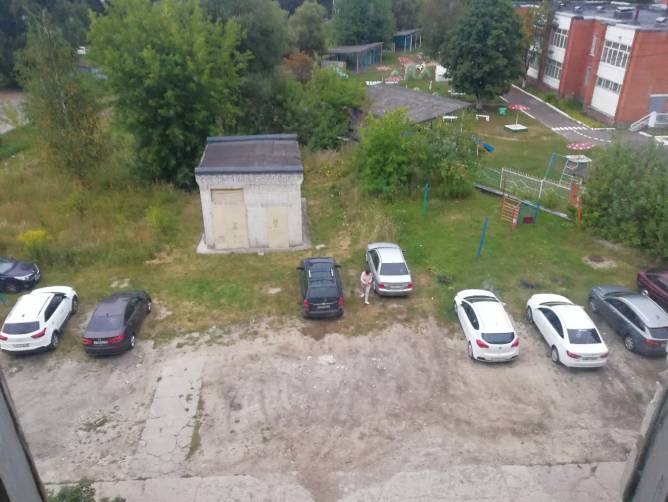 Жители брянского поселка Белые Берега пожаловались на отсутствие детских площадок