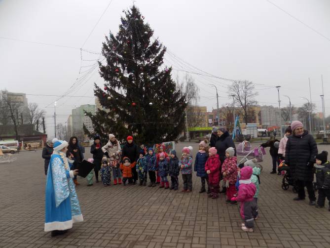 В Брянске открыли новогоднюю ёлку на Кургане Бессмертия