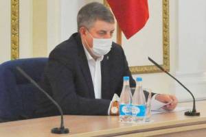 Что радует брянского губернатора: На складах есть маски и защитные костюмы