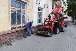 За неделю с улиц Брянска вывезли более 800 тонн песка и мусора