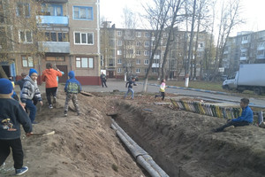 На опасные раскопки на улице Дружбы пожаловались в Брянске