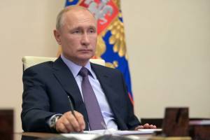 Путин назвал безработицу одной из главных проблем в России