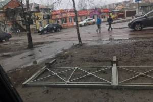 В Брянске возле ТРЦ «БУМ-сити» вернут зебру и установят светофор