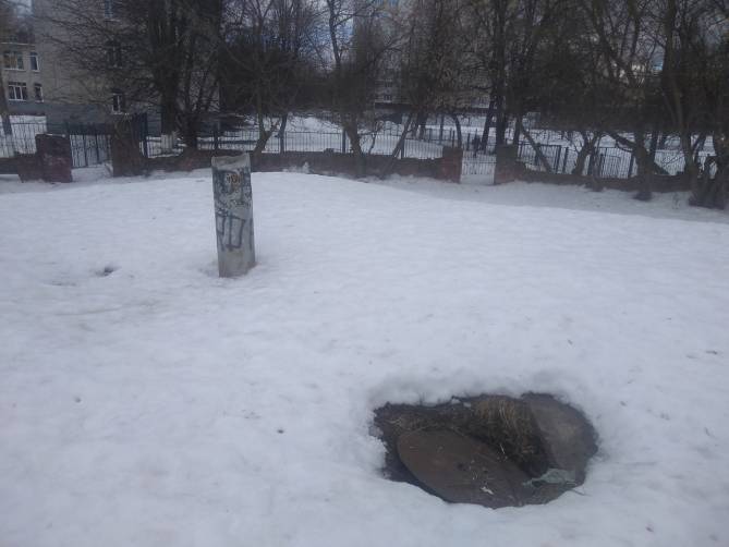В Брянск возле школы №56 притаилась опасность