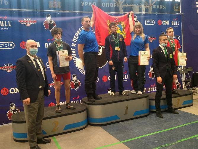 Брянец выиграл Чемпионат России по пауэрлифтингу среди юниоров