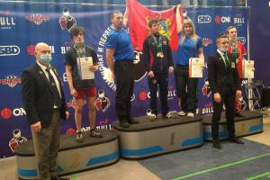 Брянец выиграл Чемпионат России по пауэрлифтингу среди юниоров