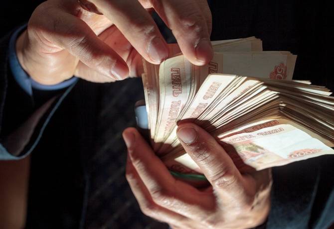 Двое брянцев заработали на незаконной обналичке денег 44 млн рублей