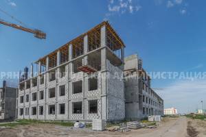 В Брянске на территории старого аэропорта строится новая школа