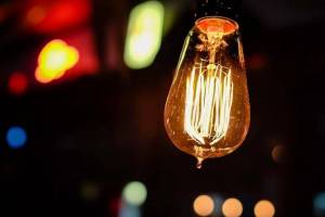 В Брянской области 184 фирмы оставили без света из-за долгов