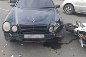 В Новозыбкове лихач на Mercedes разбил голову 25-летнему байкеру