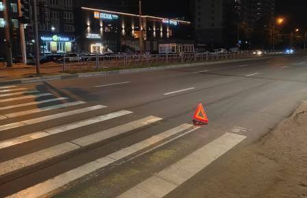В Фокинском районе под колёса иномарки бросилась женщина-пешеход